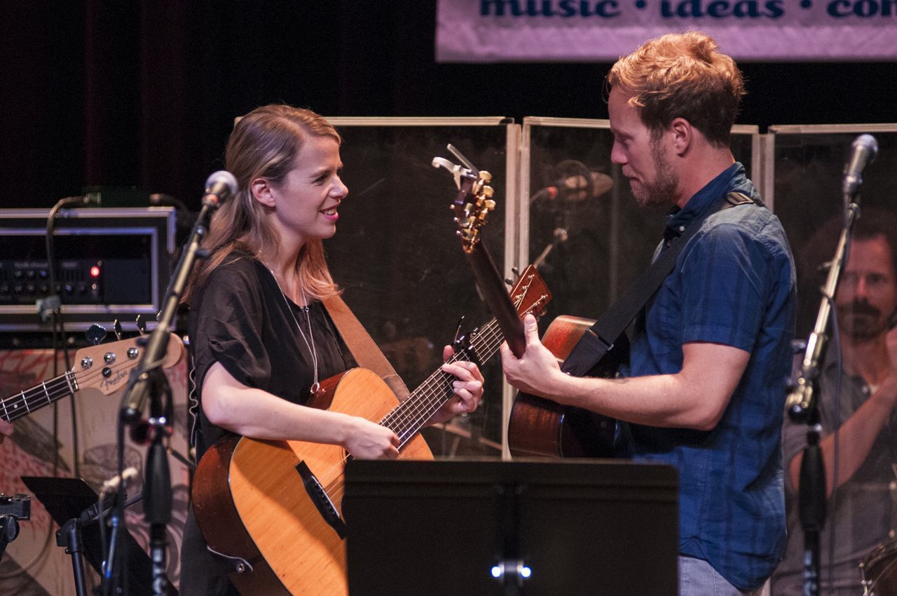 Rogue Wave / Aofie O'Donovan - eTown