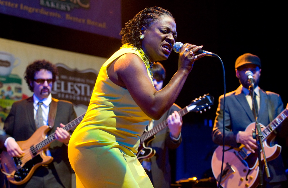 eTown Archive - Sharon Jones & the Dap-Kings & Darrell Scott