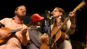 Lindsay Lou & The Flatbellys - Shining In The Distance - eTown