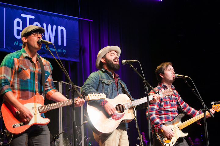 Drew Holcomb & the Neighbors / Del Barber on eTown