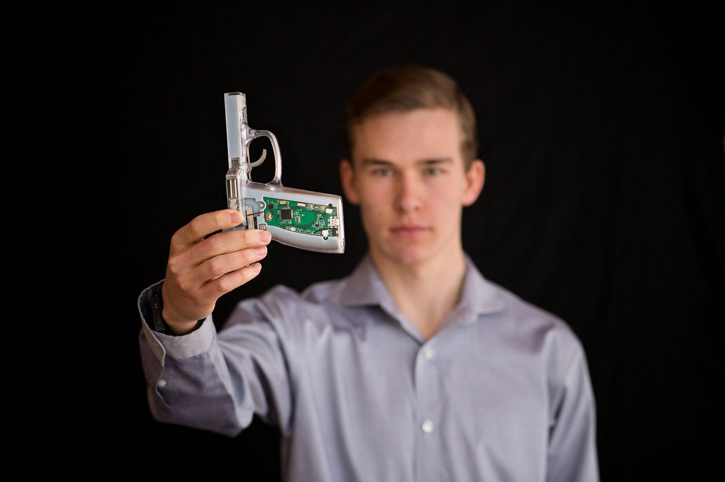 Kai Kloepfer - Smart Gun - eTown