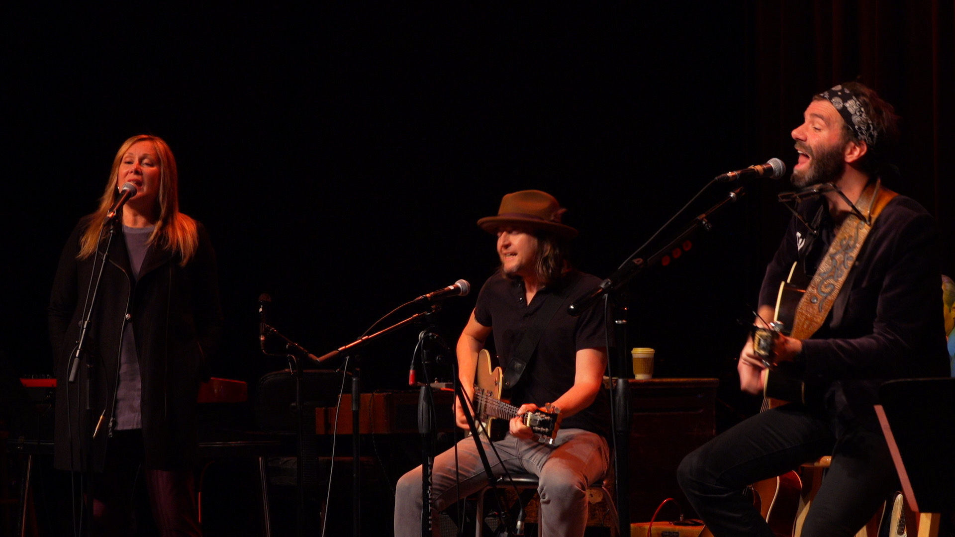 Pull Stills.01_30_10_05.Still018