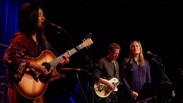 Raye Zaragoza - Heroine - eTown