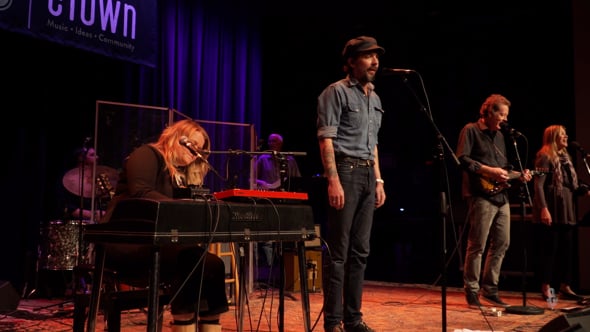 Justin Townes Earle / Emily Gimble - "Trouble In Mind" - eTown