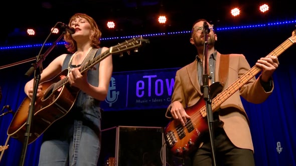Molly Tuttle - "Light Came On (Power Went Out)" - eTown