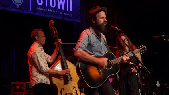 The Waifs - "Born to Love" - eTown