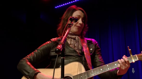 Pieta Brown - "Coming Down Again" - eTown