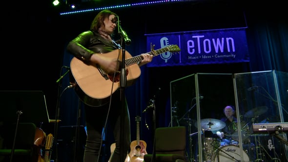 Pieta Brown - "Only Flying" - eTown
