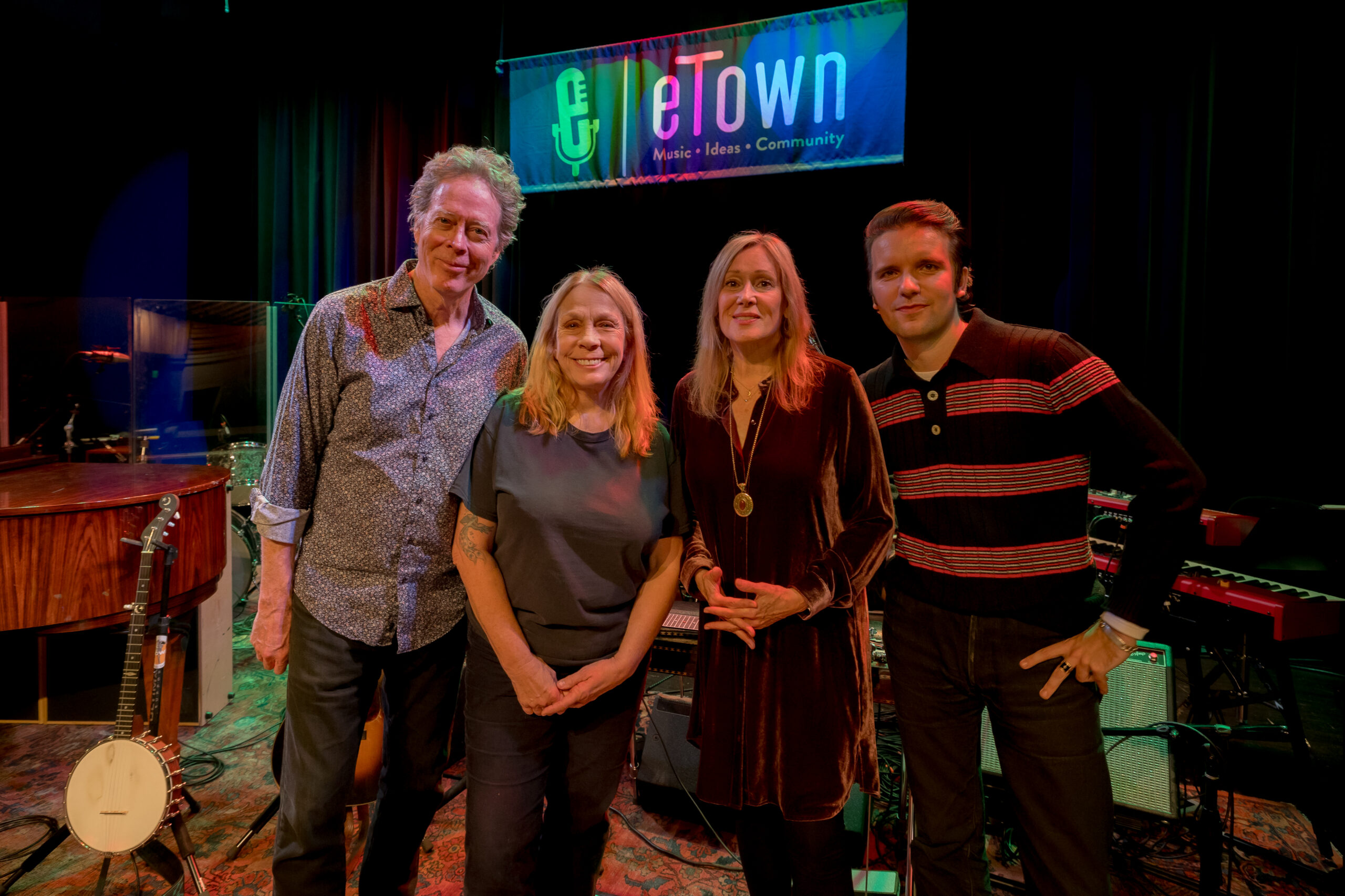 Rickie Lee Jones, Theo Lawrence, and Nick and Helen Forster on eTown